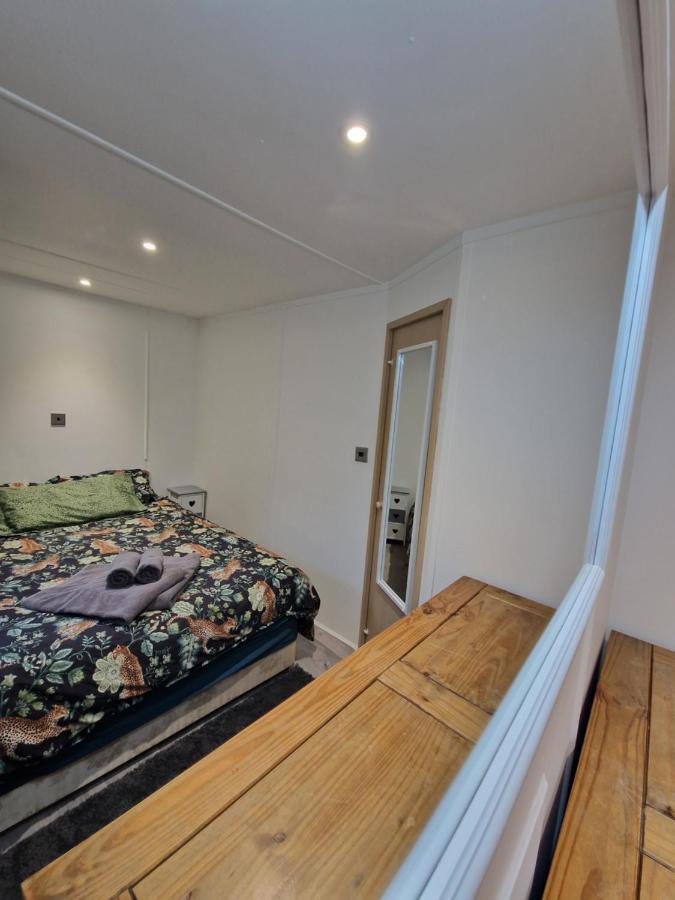 Featheredge Corner Lodge Wells Eksteriør billede